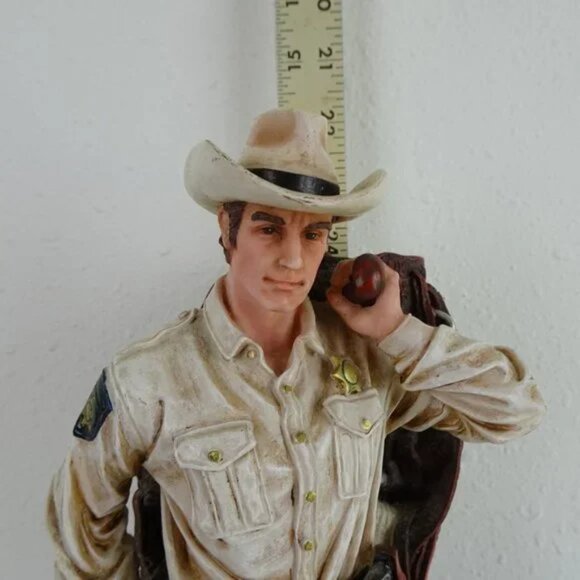 Vintage Vanmark Cowboy Statue Legends of the Law "Defender of the Range" 1/0689 - Picture 12 of 16